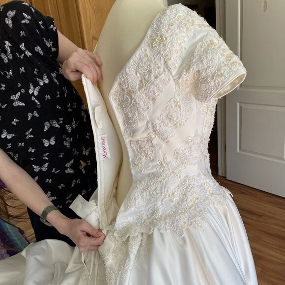 1) Wedding Gown: The Longest Train - Picture 3 of 16